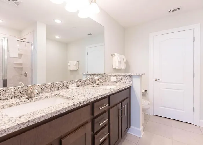 Phoenix Gulf Tower 1801 Apartment